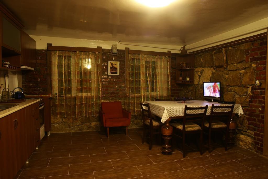Sun Guest House Kutaisi Exteriér fotografie