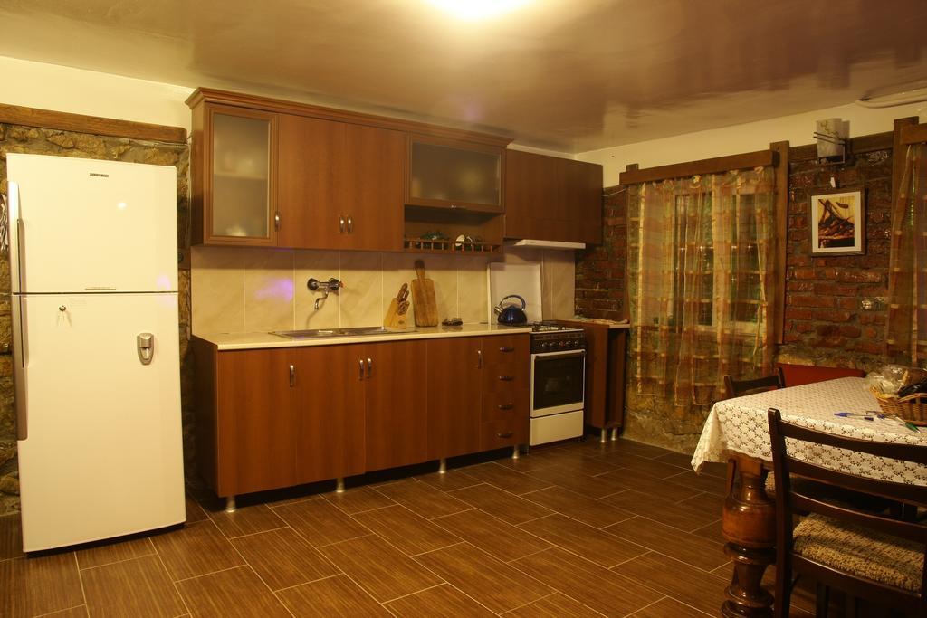 Sun Guest House Kutaisi Exteriér fotografie